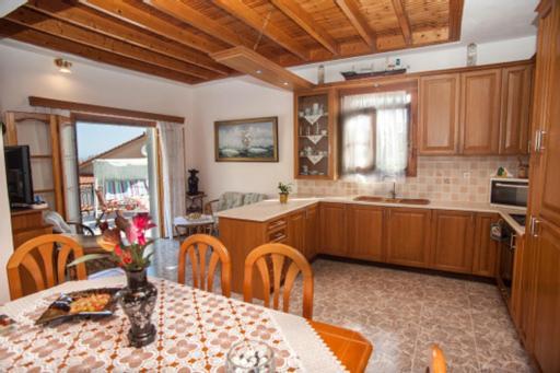 波罗斯Fernanda'S Traditional 2 Floor House别墅 外观 照片